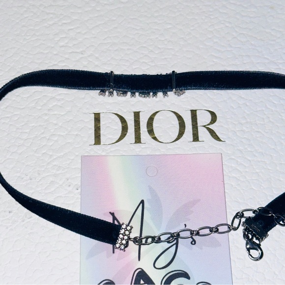 Dior: JADIOR Choker Rhinestone Logo Velvet Necklace - Picture 11 of 12